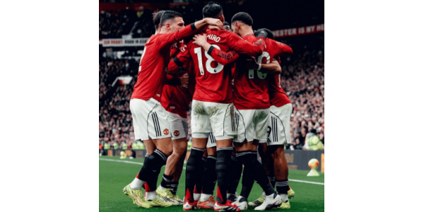 Carrick genopliver de sovende giganter, Manchester United oplever en genfødsel