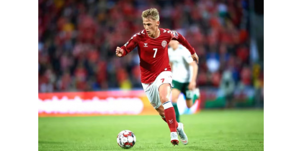 Det 29-årige danske fodboldgeni afslutter sin 11-årige fodboldkarriere