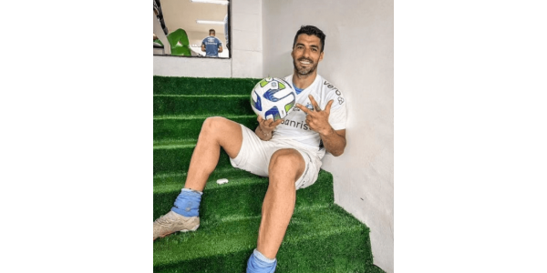 Suarez scorede et hattrick på 19 minutter for at hjælpe holdet med at vende sejren