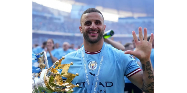 Walker forlænger kontrakten med Manchester City indtil 2026