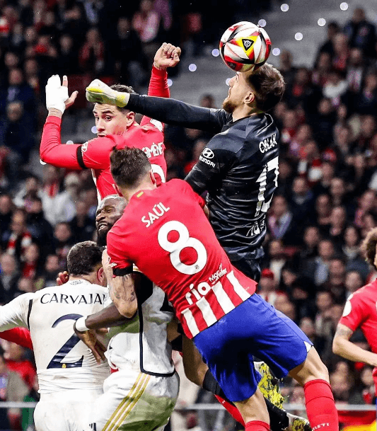 Atletico Madrid besejrede Real Madrid 4-2 og gik videre til kvartfinalen i Copa del Rey