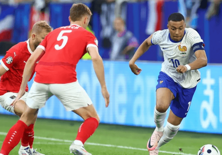 Frankrig vandt den første kamp! Mbappe led af skader!