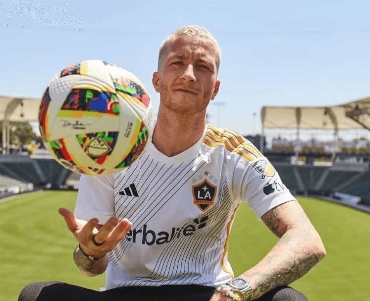 Reus slutter sig til Los Angeles Galaxy for at starte et nyt kapitel i sin karriere