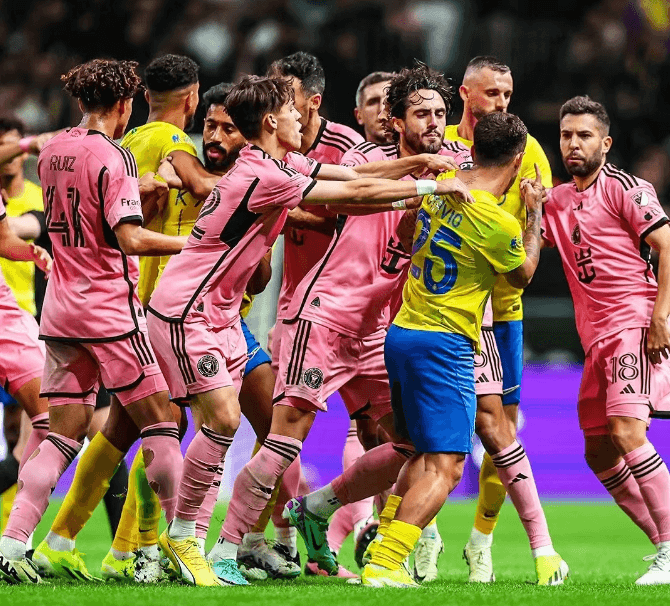 Ronaldo er fraværende, Messi er på bænken, og Inter Miami lider et 0-6-nederlag