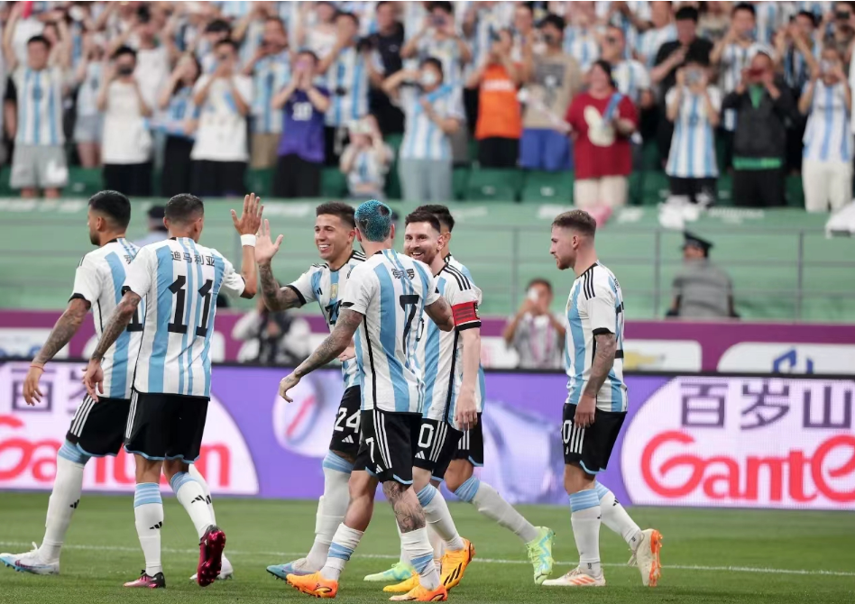 2-0 Messi satte endnu en rekord!