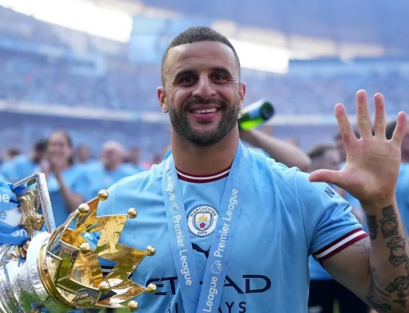 Walker forlænger kontrakten med Manchester City indtil 2026